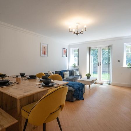 Emirates House, Luxe 5 Bed, With King Sized Beds, Next To Aiport & Nec, Jlr 5 Mins Villa Marston Green Eksteriør bilde