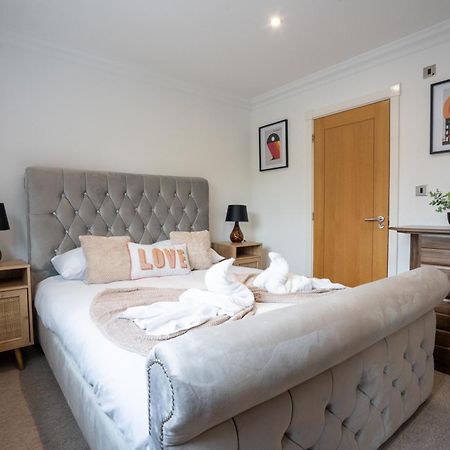 Emirates House, Luxe 5 Bed, With King Sized Beds, Next To Aiport & Nec, Jlr 5 Mins Villa Marston Green Eksteriør bilde