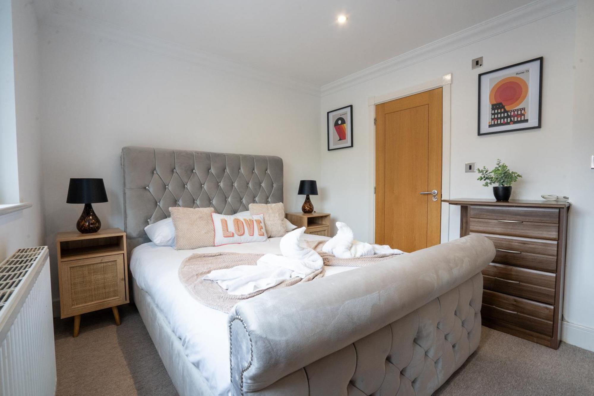 Emirates House, Luxe 5 Bed, With King Sized Beds, Next To Aiport & Nec, Jlr 5 Mins Villa Marston Green Eksteriør bilde