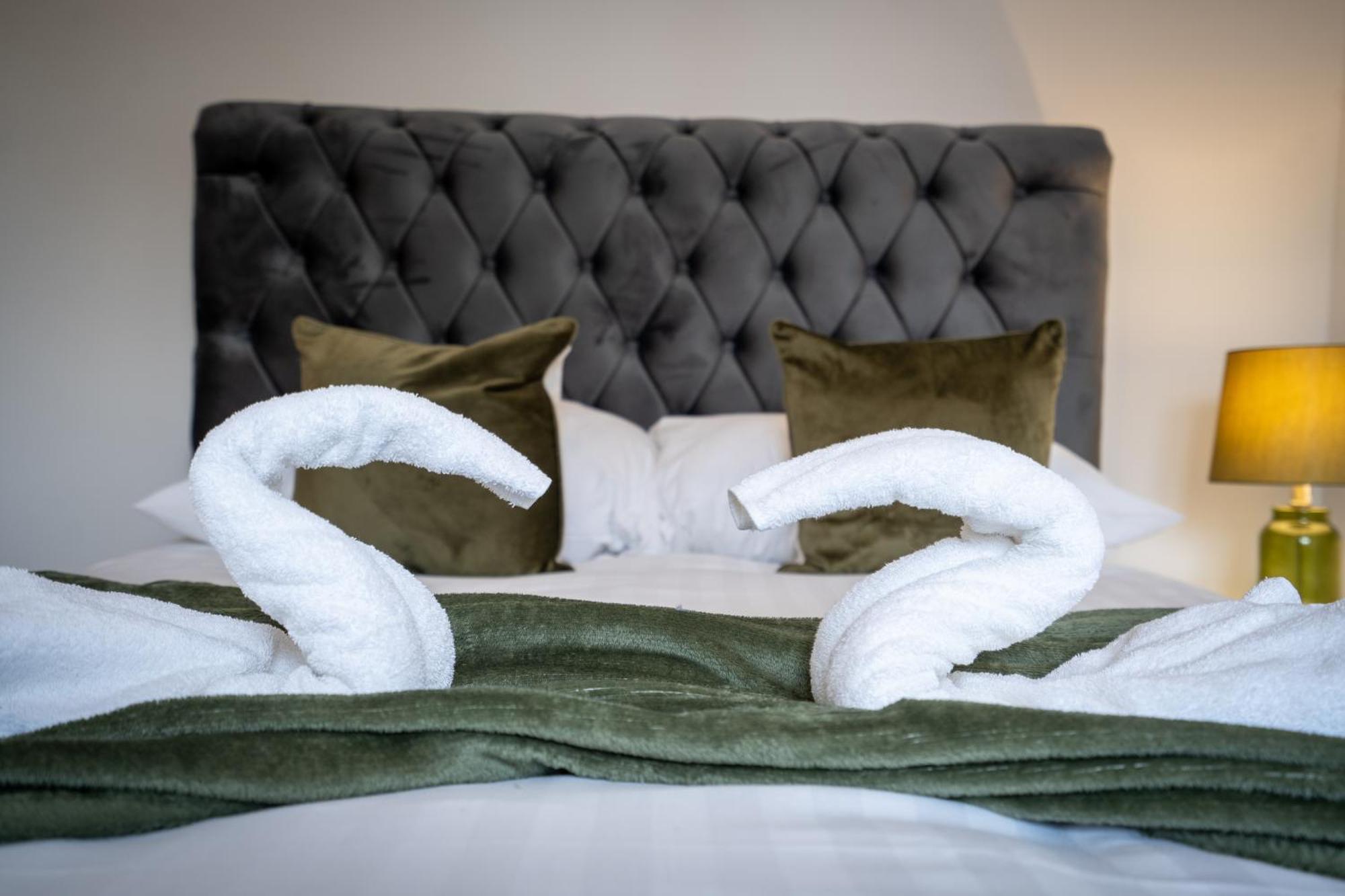 Emirates House, Luxe 5 Bed, With King Sized Beds, Next To Aiport & Nec, Jlr 5 Mins Villa Marston Green Eksteriør bilde