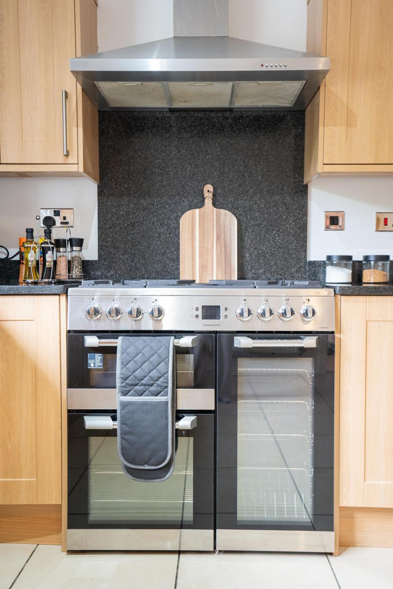 Emirates House, Luxe 5 Bed, With King Sized Beds, Next To Aiport & Nec, Jlr 5 Mins Villa Marston Green Eksteriør bilde