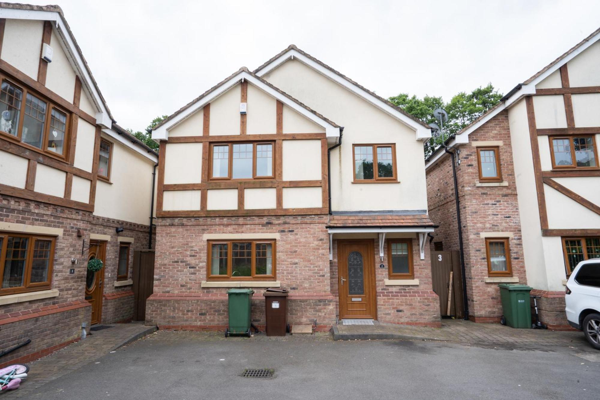 Emirates House, Luxe 5 Bed, With King Sized Beds, Next To Aiport & Nec, Jlr 5 Mins Villa Marston Green Eksteriør bilde