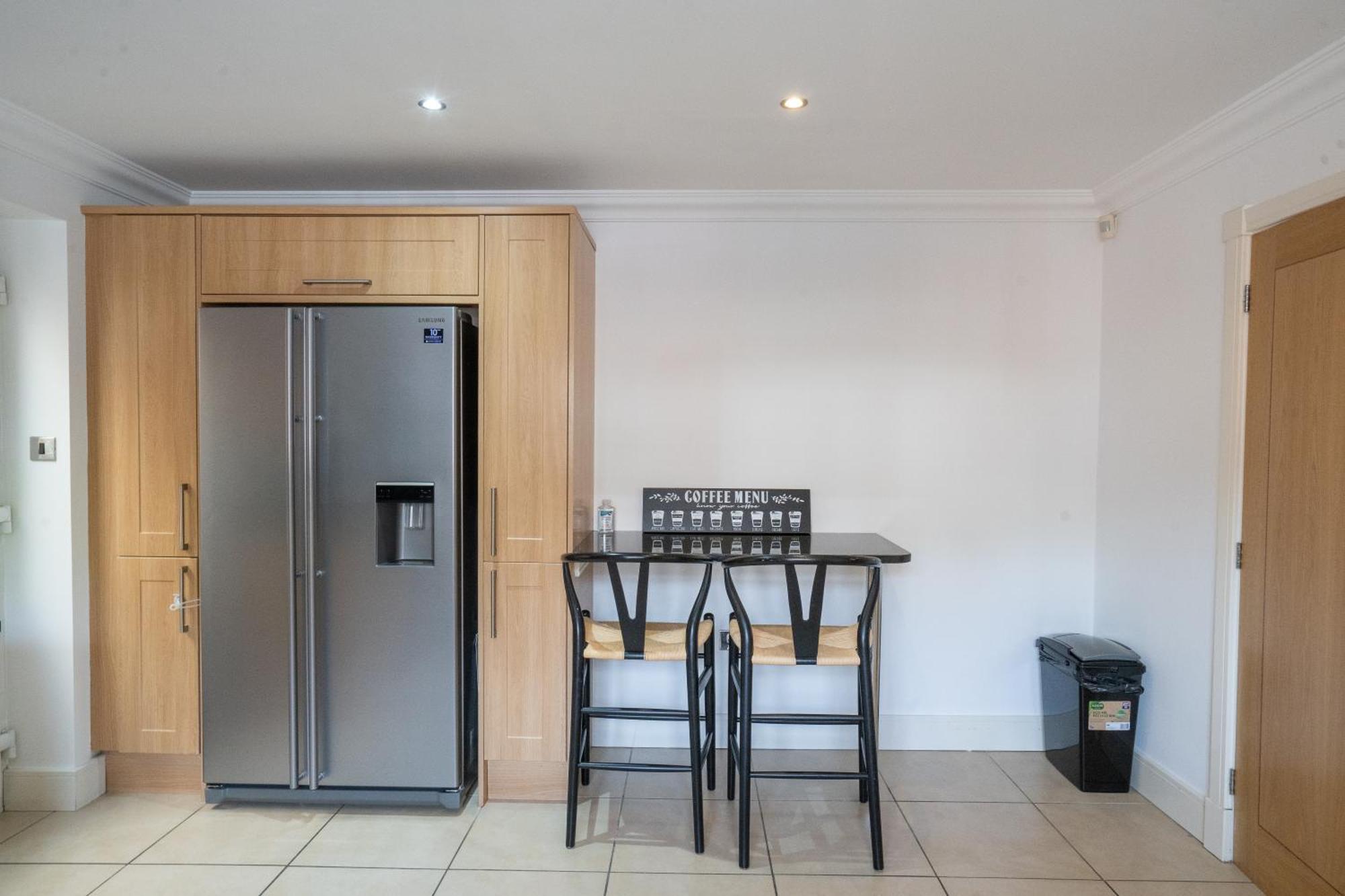 Emirates House, Luxe 5 Bed, With King Sized Beds, Next To Aiport & Nec, Jlr 5 Mins Villa Marston Green Eksteriør bilde