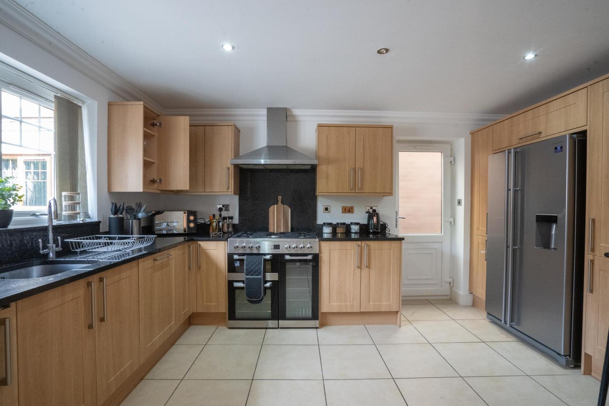Emirates House, Luxe 5 Bed, With King Sized Beds, Next To Aiport & Nec, Jlr 5 Mins Villa Marston Green Eksteriør bilde