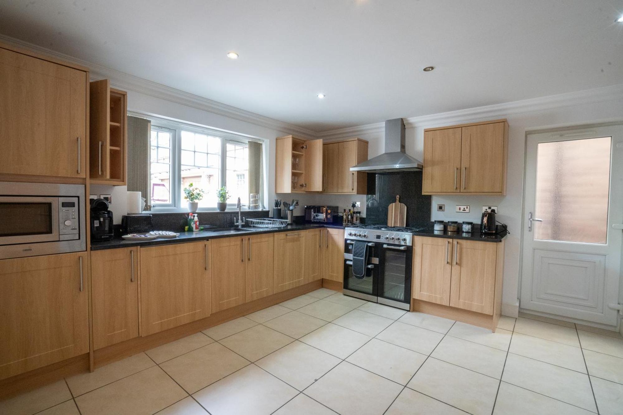Emirates House, Luxe 5 Bed, With King Sized Beds, Next To Aiport & Nec, Jlr 5 Mins Villa Marston Green Eksteriør bilde
