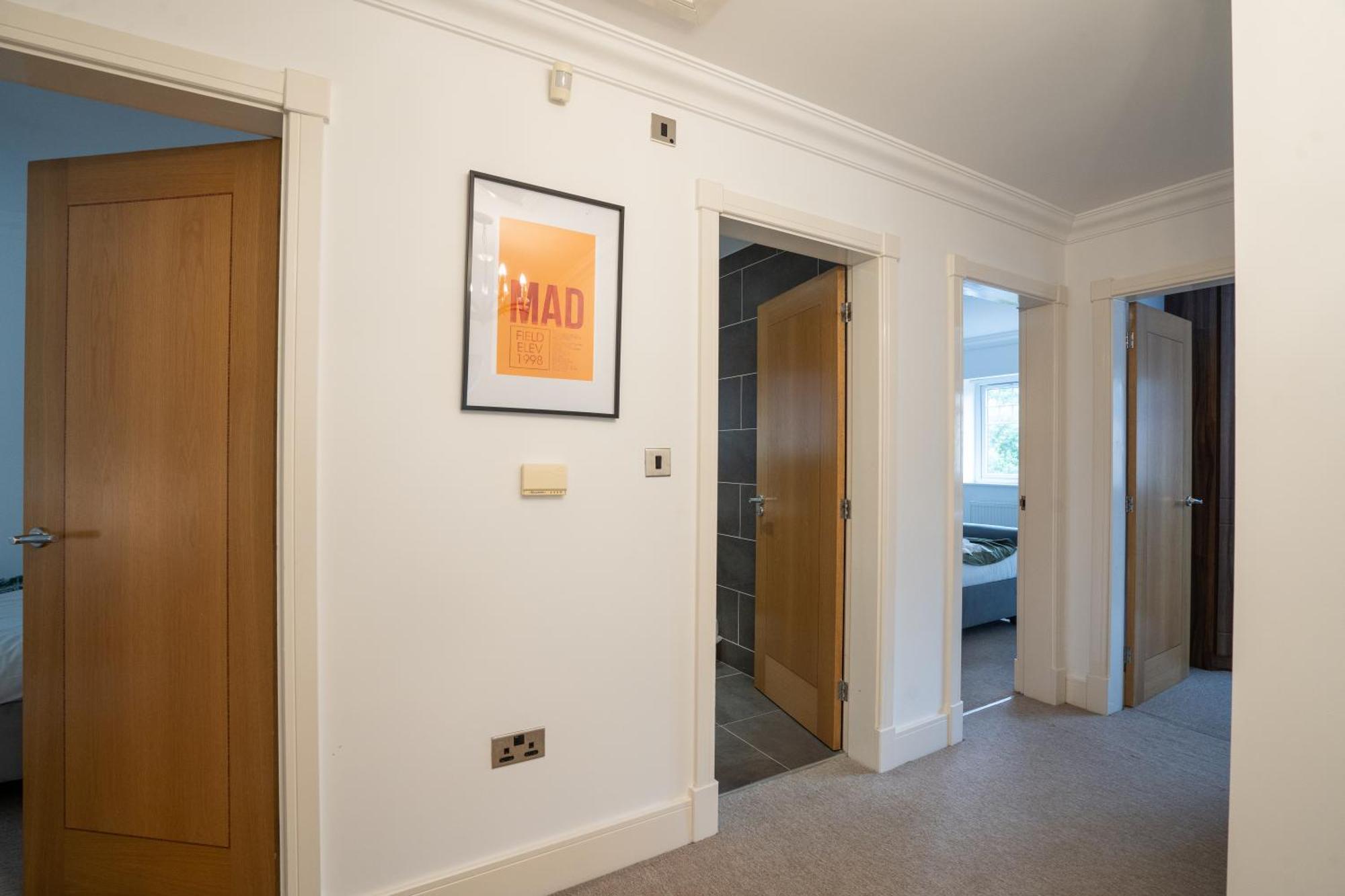 Emirates House, Luxe 5 Bed, With King Sized Beds, Next To Aiport & Nec, Jlr 5 Mins Villa Marston Green Eksteriør bilde
