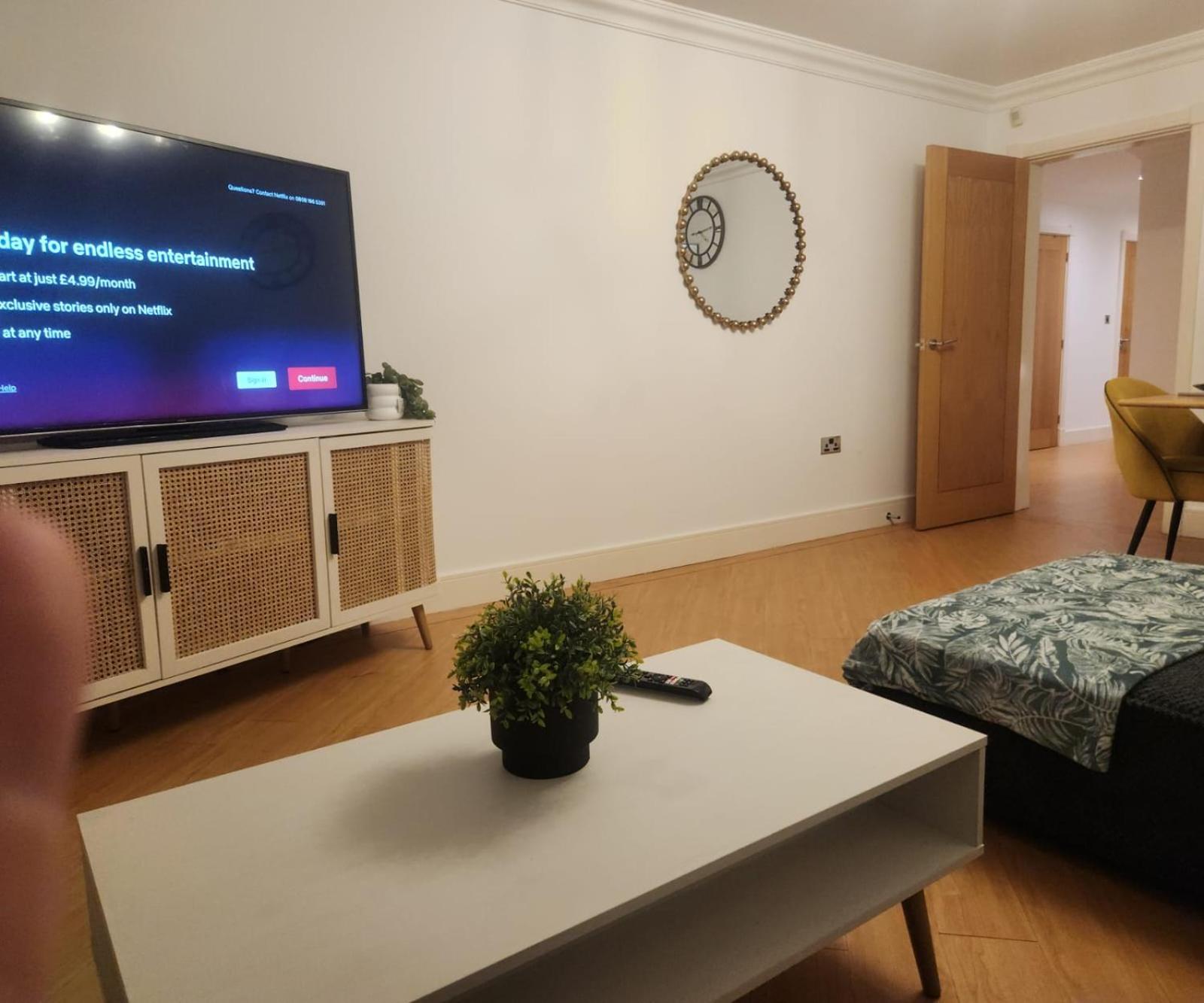 Emirates House, Luxe 5 Bed, With King Sized Beds, Next To Aiport & Nec, Jlr 5 Mins Villa Marston Green Eksteriør bilde