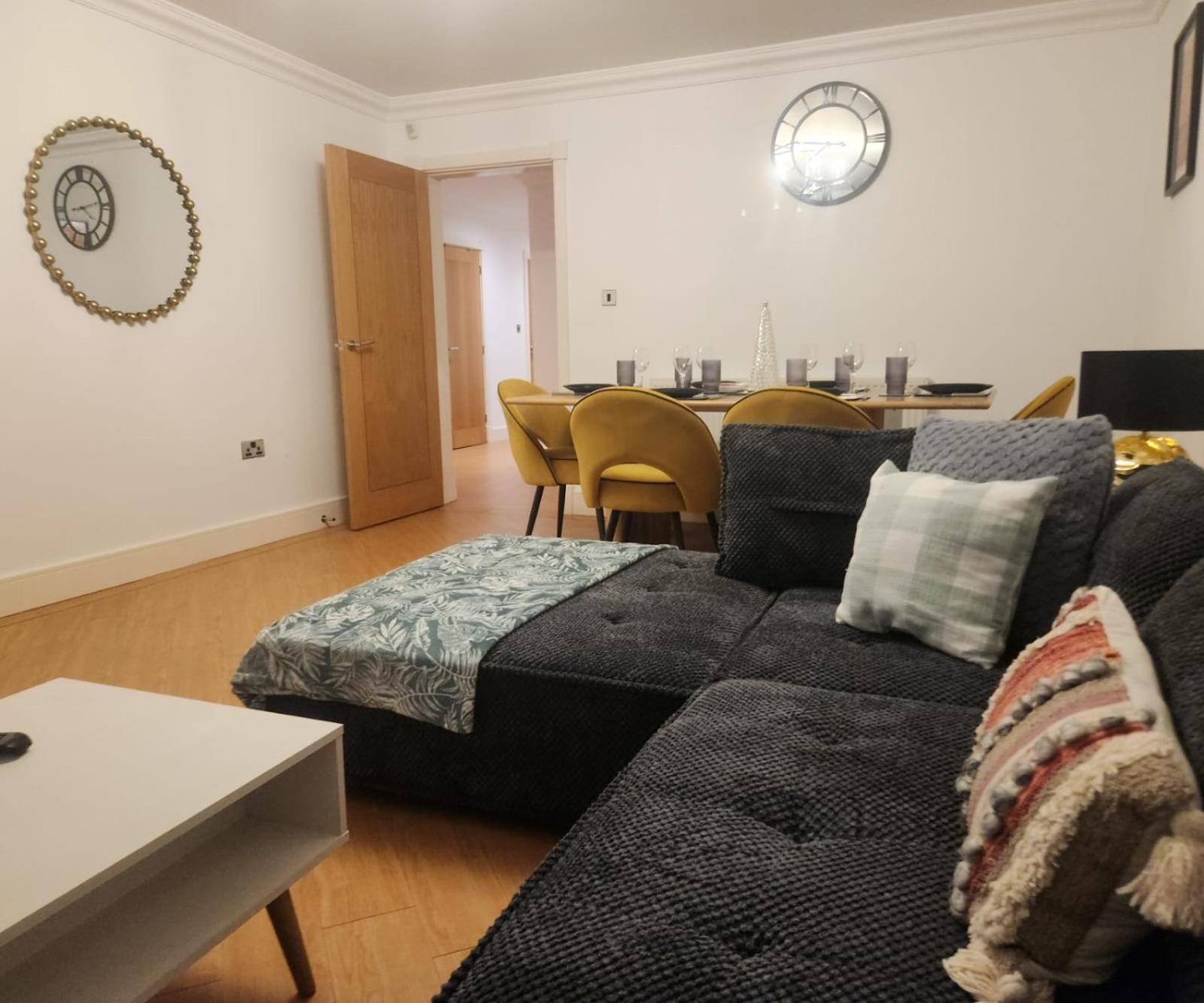 Emirates House, Luxe 5 Bed, With King Sized Beds, Next To Aiport & Nec, Jlr 5 Mins Villa Marston Green Eksteriør bilde